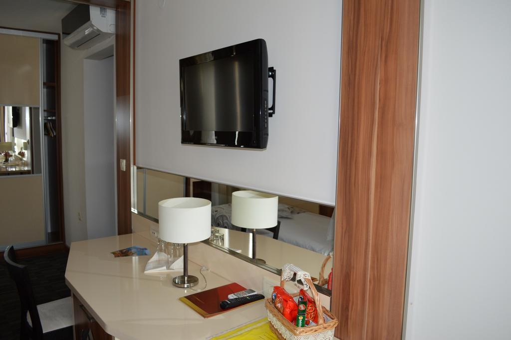 Hotel Lighthouse Igalo Zimmer foto